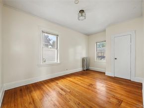 407 N Macquesten Parkway, Mount Vernon NY 10552