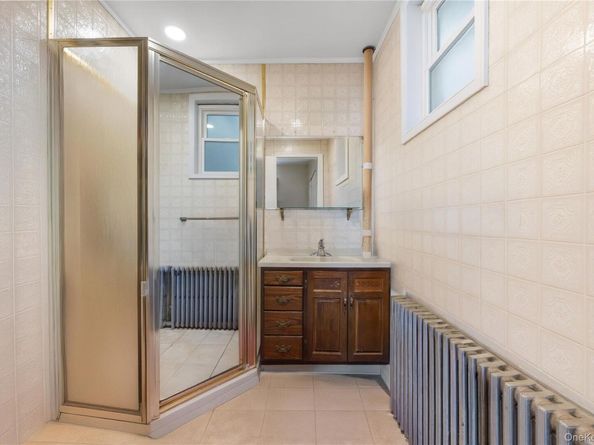 407 N Macquesten Parkway, Mount Vernon NY 10552