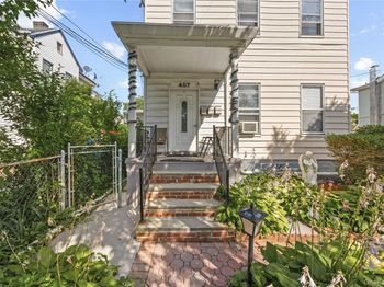 407 N Macquesten Parkway