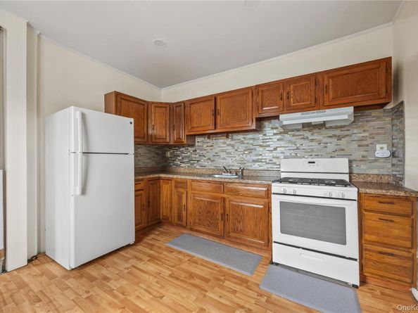407 N Macquesten Parkway, Mount Vernon NY 10552