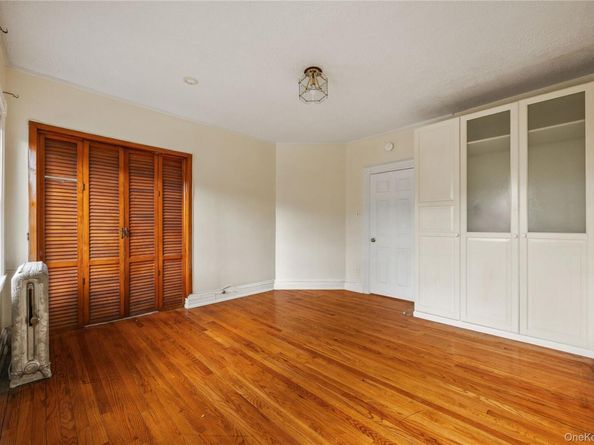 407 N Macquesten Parkway, Mount Vernon NY 10552