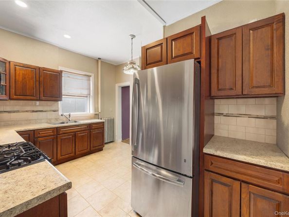 407 N Macquesten Parkway, Mount Vernon NY 10552