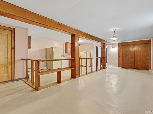 1049 Huntington Avenue, Bronx NY 10465