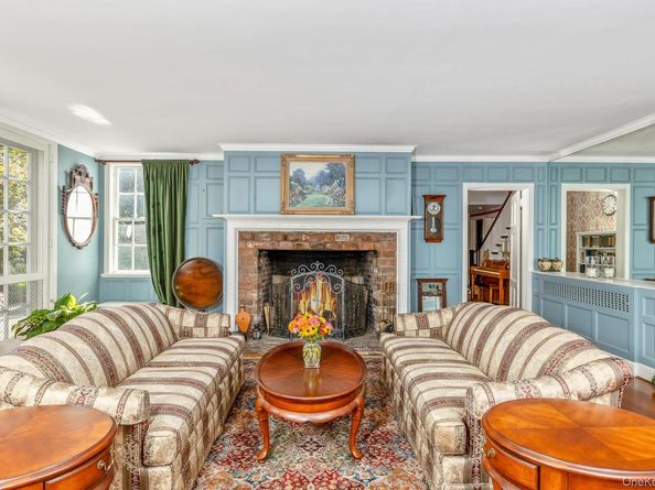 12 W Mall Drive, Huntington NY 11743