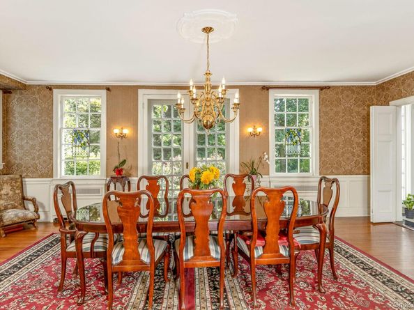 12 W Mall Drive, Huntington NY 11743