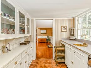 12 W Mall Drive, Huntington NY 11743