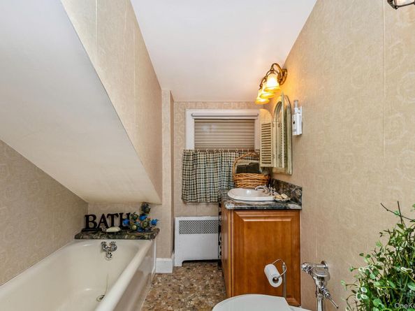 12 W Mall Drive, Huntington NY 11743