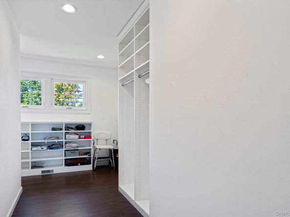 172 Broadway, Greenlawn NY 11740
