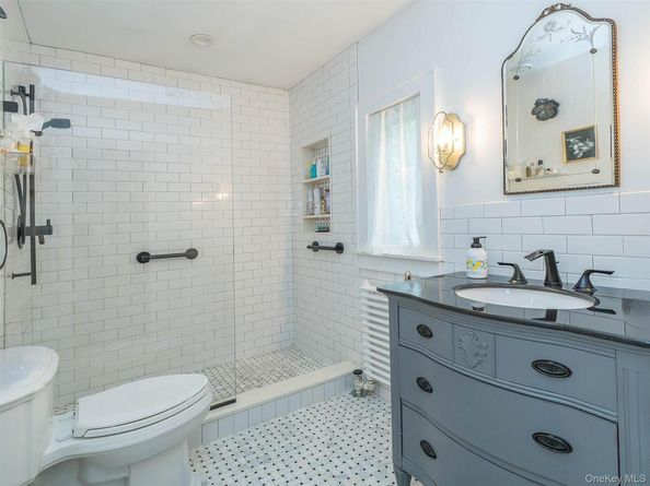40 Oakland Drive, Port Washington NY 11050