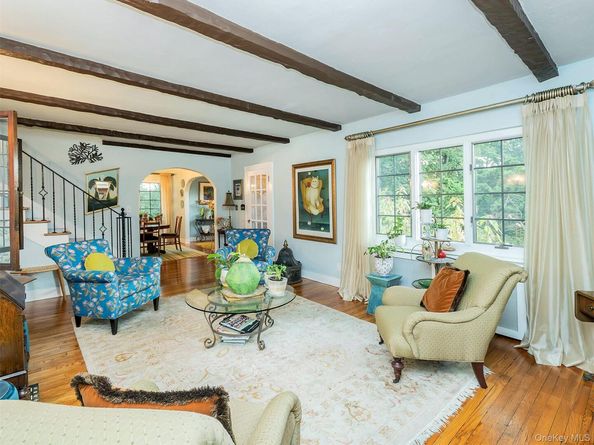 40 Oakland Drive, Port Washington NY 11050