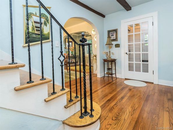 40 Oakland Drive, Port Washington NY 11050