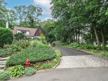 40 Oakland Drive