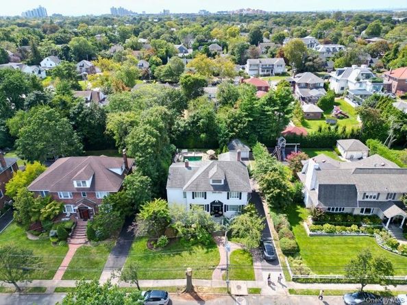 19 Margaret Avenue, Lawrence NY 11559