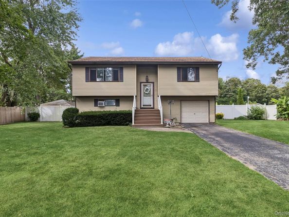 127 Floral Park Street, Islip Terrace NY 11752