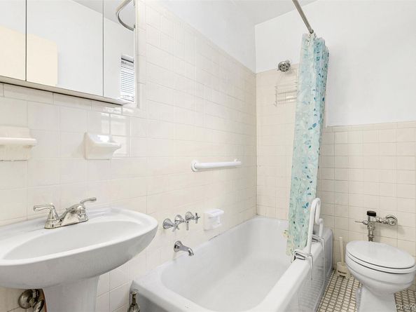 67-66 108th Street D43, Forest Hills NY 11375