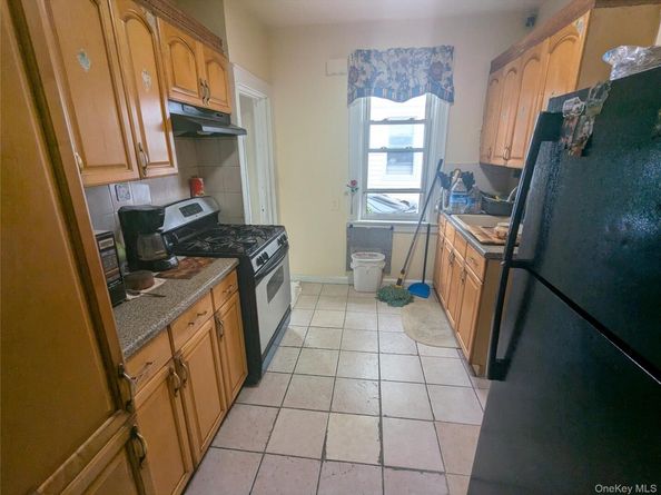 27 Hoff Court, Hempstead NY 11550