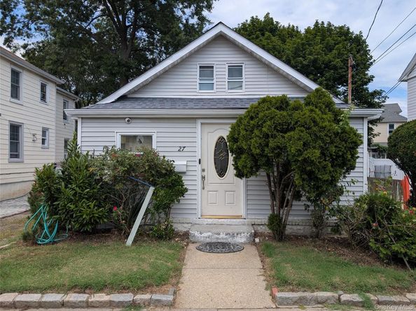 27 Hoff Court, Hempstead NY 11550