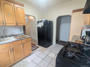27 Hoff Court, Hempstead NY 11550