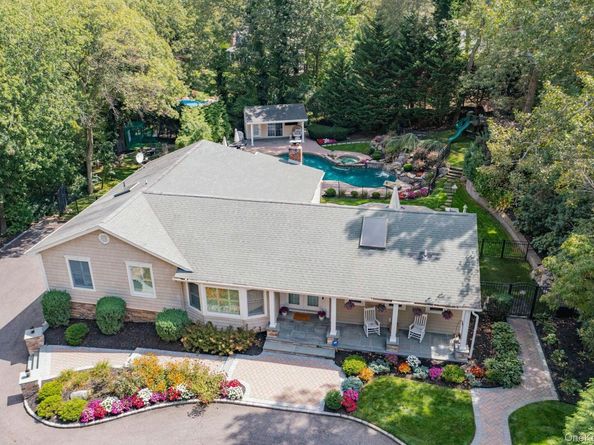 5 Butternut Court, Dix Hills NY 11746