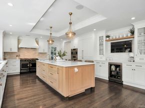 5 Butternut Court, Dix Hills NY 11746
