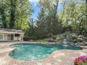 5 Butternut Court, Dix Hills NY 11746
