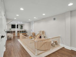 5 Butternut Court, Dix Hills NY 11746