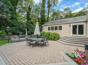5 Butternut Court, Dix Hills NY 11746