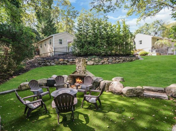 5 Butternut Court, Dix Hills NY 11746