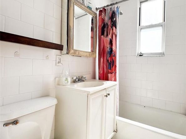 2809 Ditmars Boulevard, Astoria NY 11105