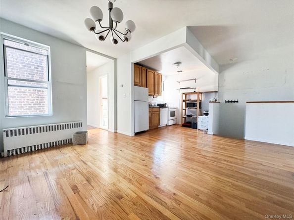 2809 Ditmars Boulevard, Astoria NY 11105