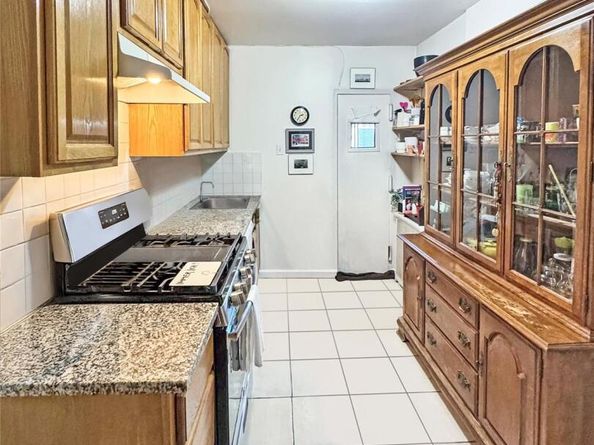2809 Ditmars Boulevard, Astoria NY 11105