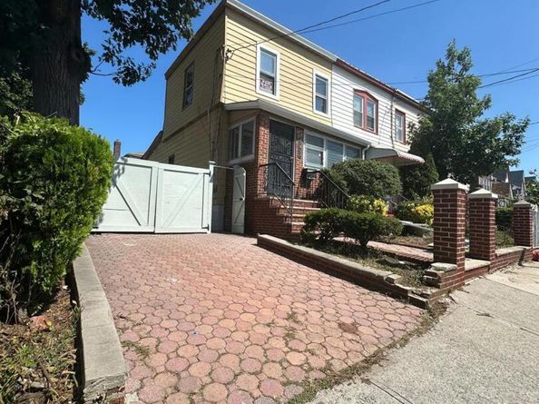 218-17 109th Avenue, Queens Village NY 11429