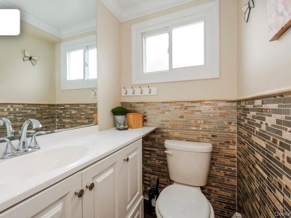 690 Park Lane, North Woodmere NY 11581