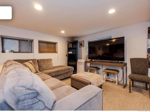 690 Park Lane, North Woodmere NY 11581