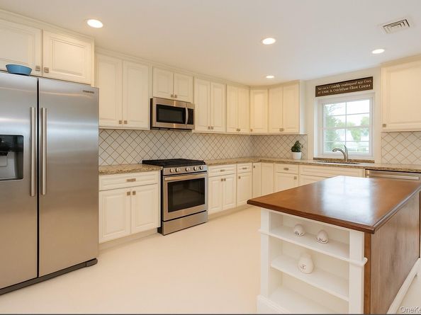 690 Park Lane, North Woodmere NY 11581