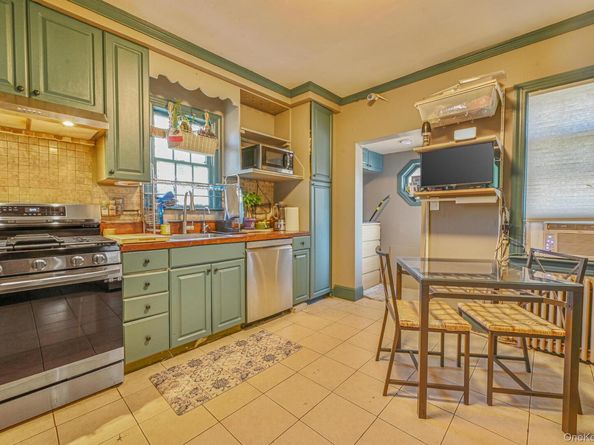 222 N Ocean Avenue, Freeport NY 11520
