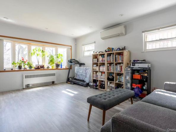 5312 Clearview Expressway, Oakland Gardens NY 11364