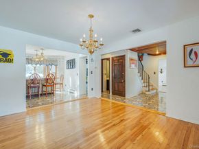3 New Jersey Court, Dix Hills NY 11746