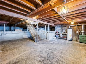 3 New Jersey Court, Dix Hills NY 11746