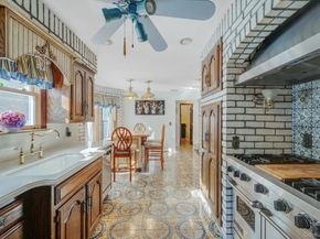 3 New Jersey Court, Dix Hills NY 11746