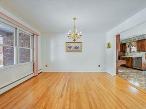 3 New Jersey Court, Dix Hills NY 11746