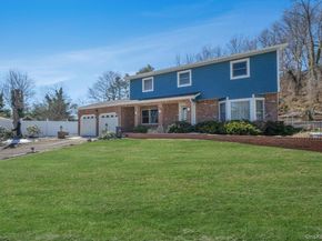 3 New Jersey Court, Dix Hills NY 11746