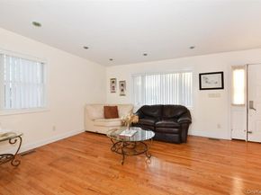 300 Pennsylvania Avenue, Mineola NY 11501