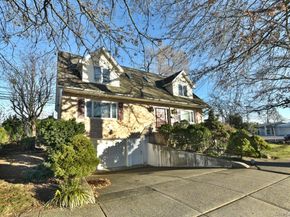 300 Pennsylvania Avenue, Mineola NY 11501