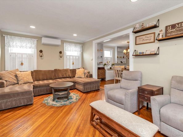 17 Everett Street, Lynbrook NY 11563