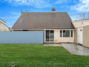 27 Mallard Road, Levittown NY 11756