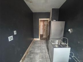 86-03 102 Street 2D, Richmond Hill NY 11418