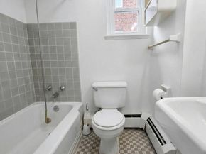 144-37 Grand Central Parkway 74E, Briarwood NY 11435