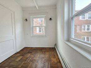 144-37 Grand Central Parkway 74E, Briarwood NY 11435