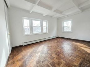 144-37 Grand Central Parkway 74E, Briarwood NY 11435